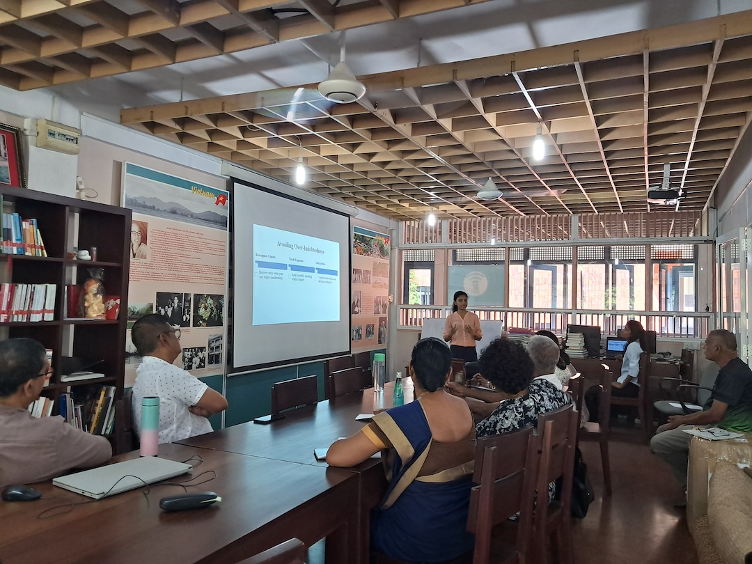 NSF grants at work -  Empowered senior citizens with mobile literacy